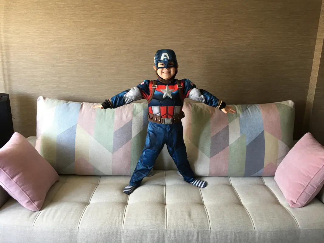 A los superhéroes les gusta nuestro sofá