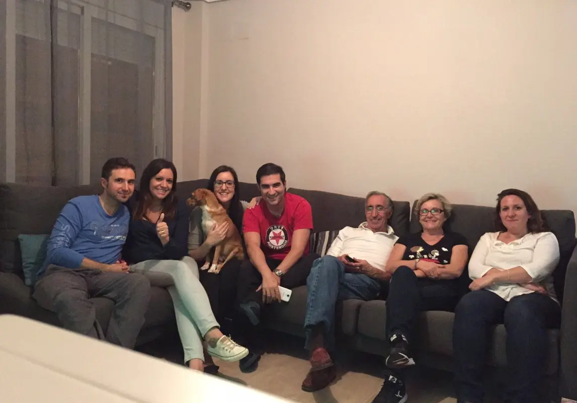 Un sofá, toda la familia