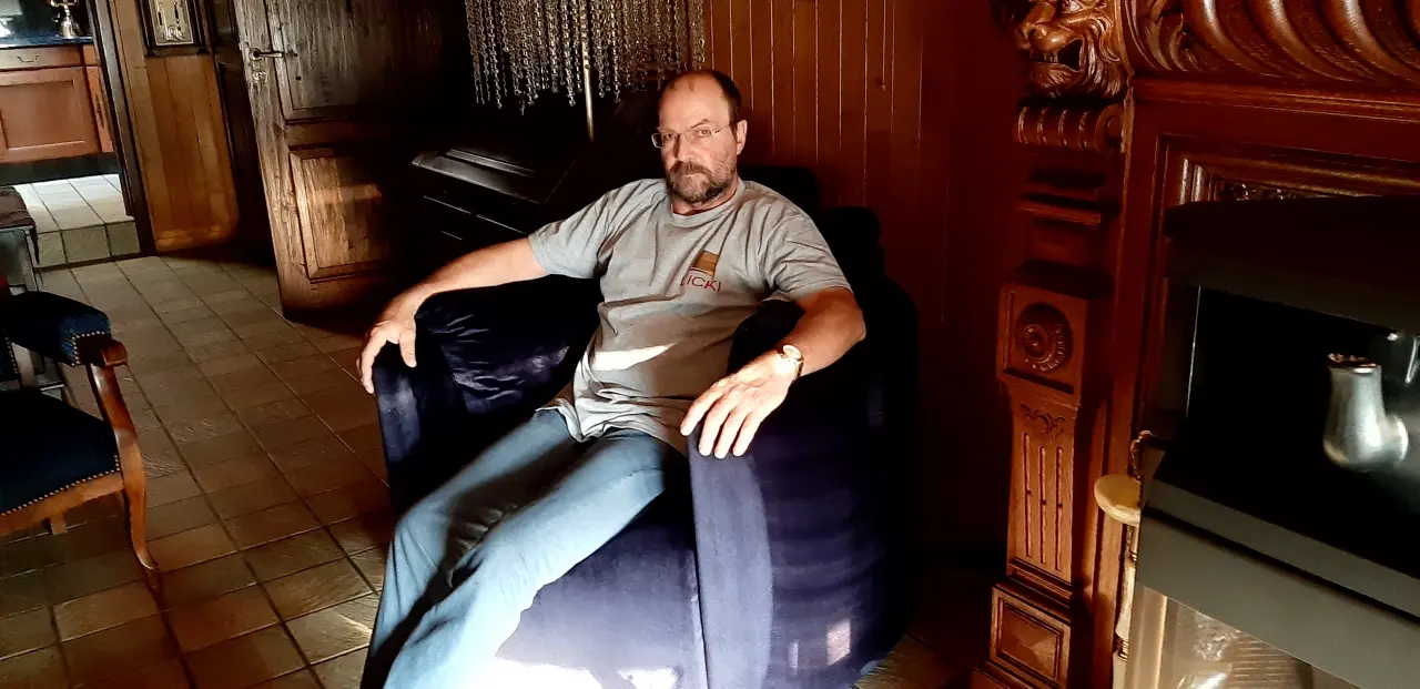 Daniel dans fauteuil Moonrise