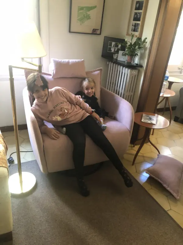 Cuando las nietas disfrutan de sillón EVA