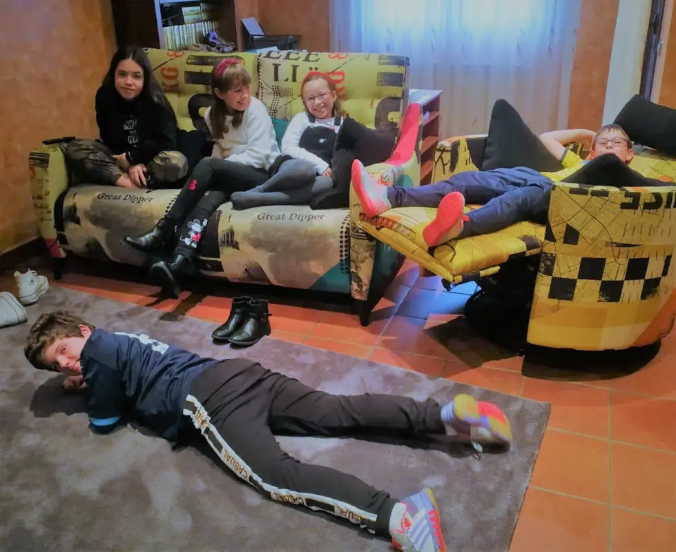 Y LOS PAPÁS DONDE NOS SENTAMOS??