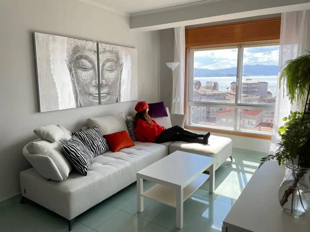 Disfrutando de mi sofá