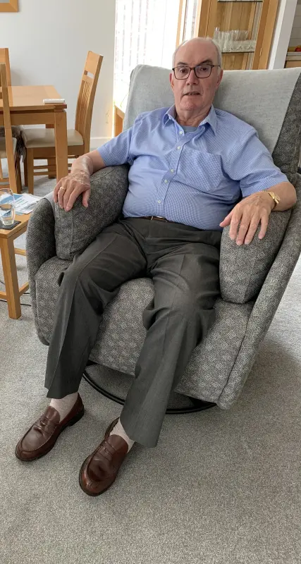 Adnan chair