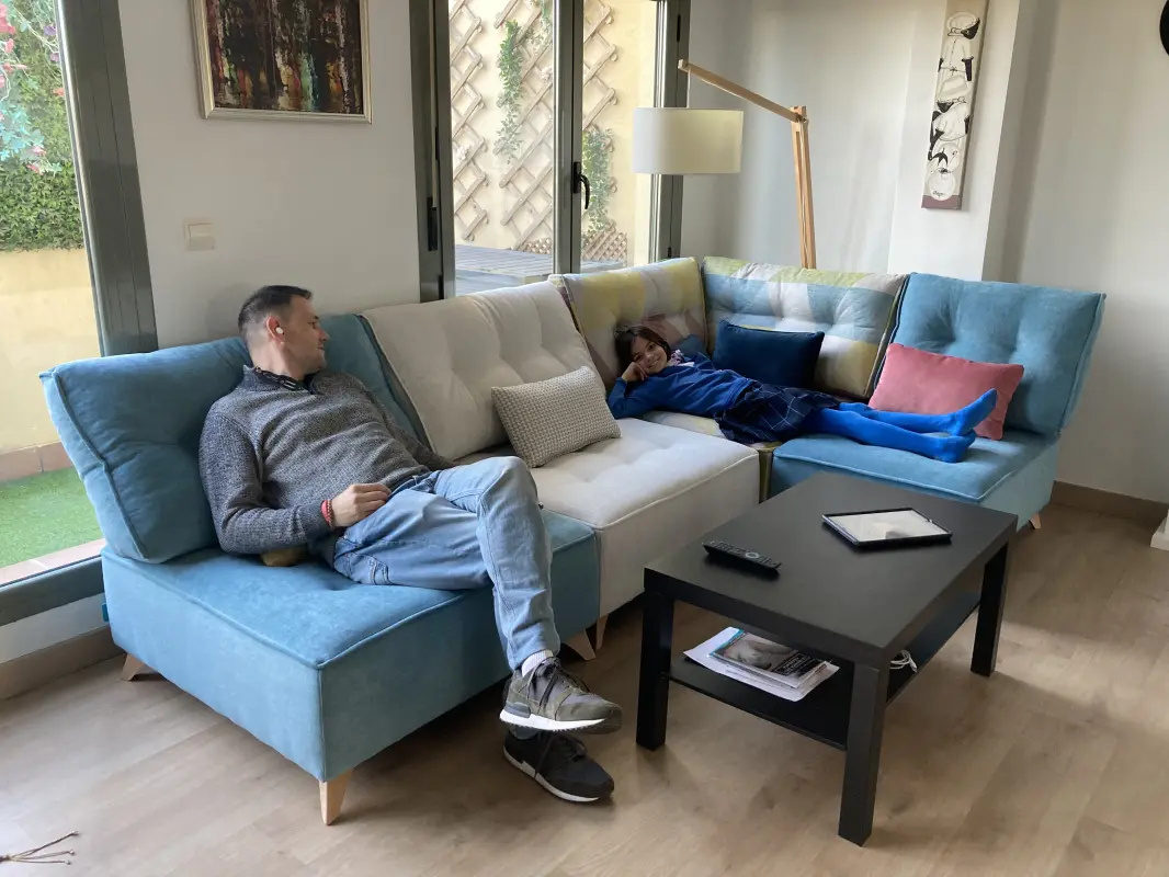 Tardes y sofa