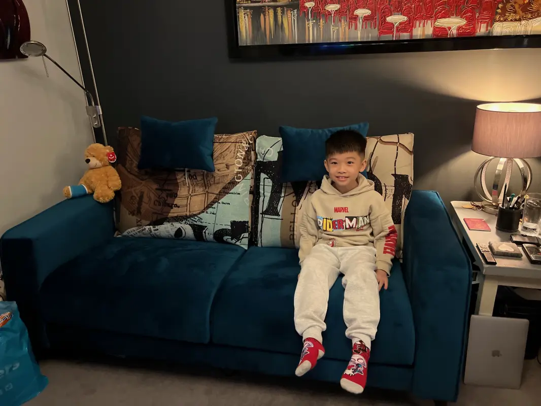 FAMA Settee