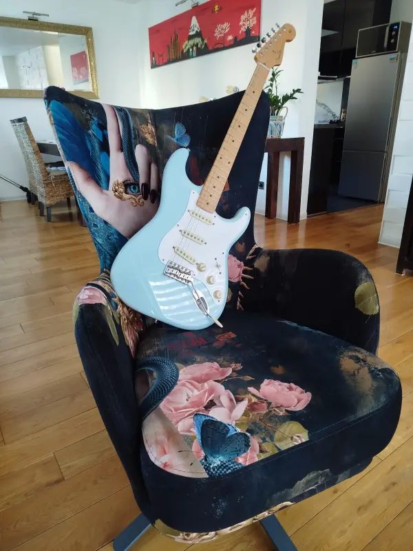 Très beau fauteuil FAMA.