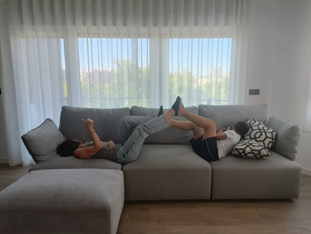 DIVERSIÓN EN EL SOFA