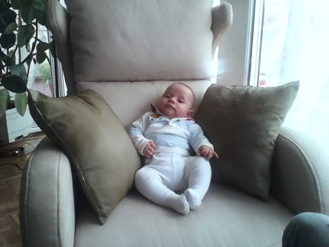 Que comodo esta el  Bebe