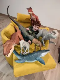 Rodeado de dinos