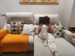 Leer es un placer y en este sofá más!