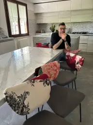 Il pensante sulle sedie