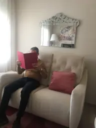 Manolito en su sofa