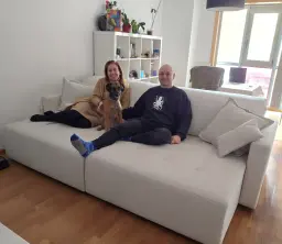 Disfrutando del sofa Paradis toda la familia