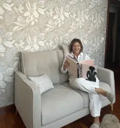 Disfrutando de mi sofa