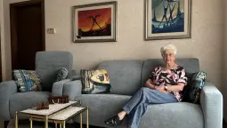La dama que piensa en España