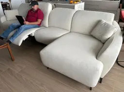 Disfrutando mi nuevo Sofá