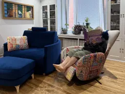 Anne reading