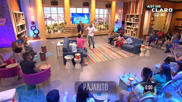 Fama on the TV Show "Jugamos en casa".