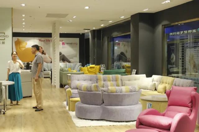 Fama inaugure son premier magasin en Chine.