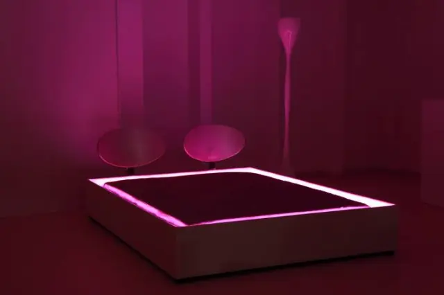 New bed that changes its colour