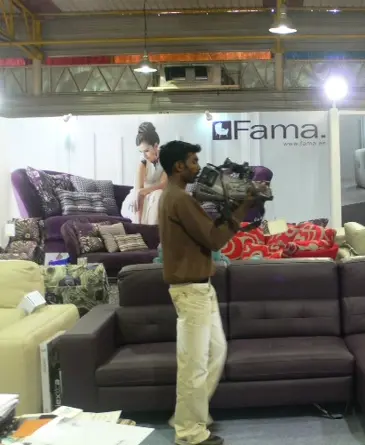 Fama en la Feria del Mueble de Bangalore - India