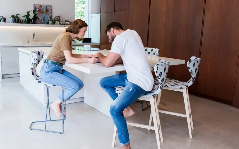 Denzel taburete Fama 2020 01