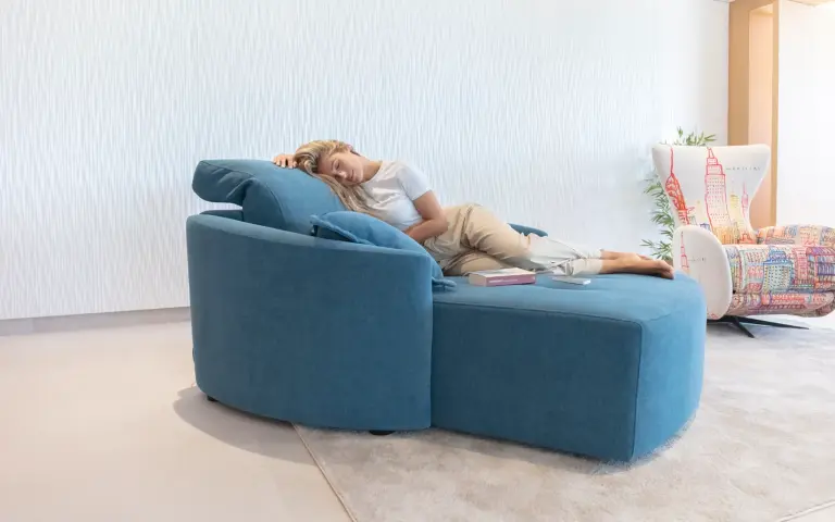 Sillón de grandes dimensiones extraíble eléctrico en color azul