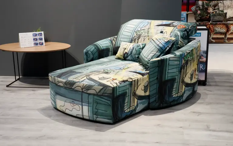 Colección de tapicerías Mariscal x Fama en sofás y sillones