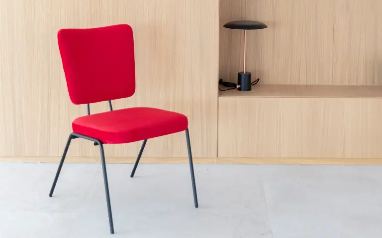 Nemesis silla tapizada apilable